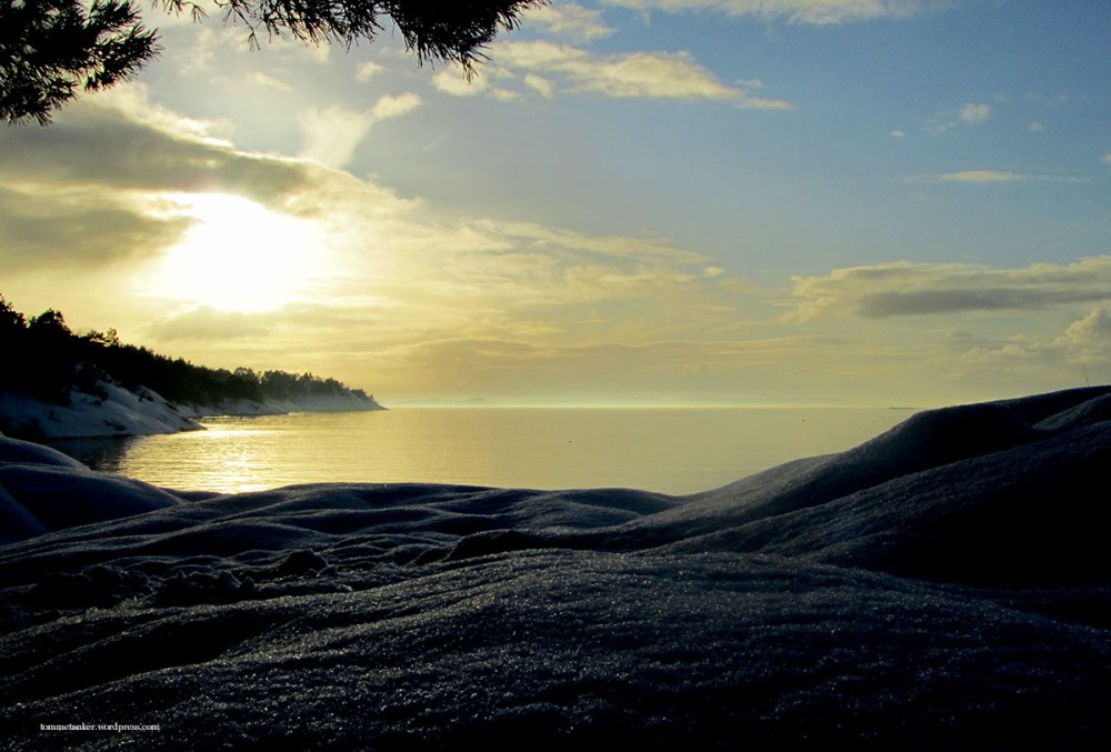 korsvikfjorden_26des2012_tommetanker