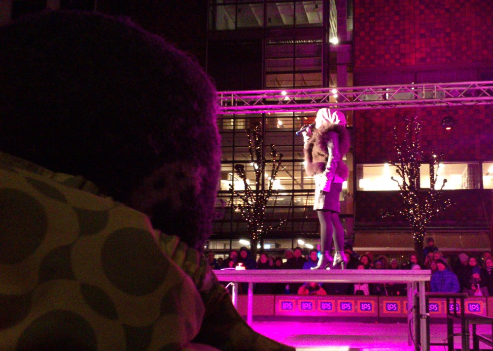 helene_på_torvet_tommetanker