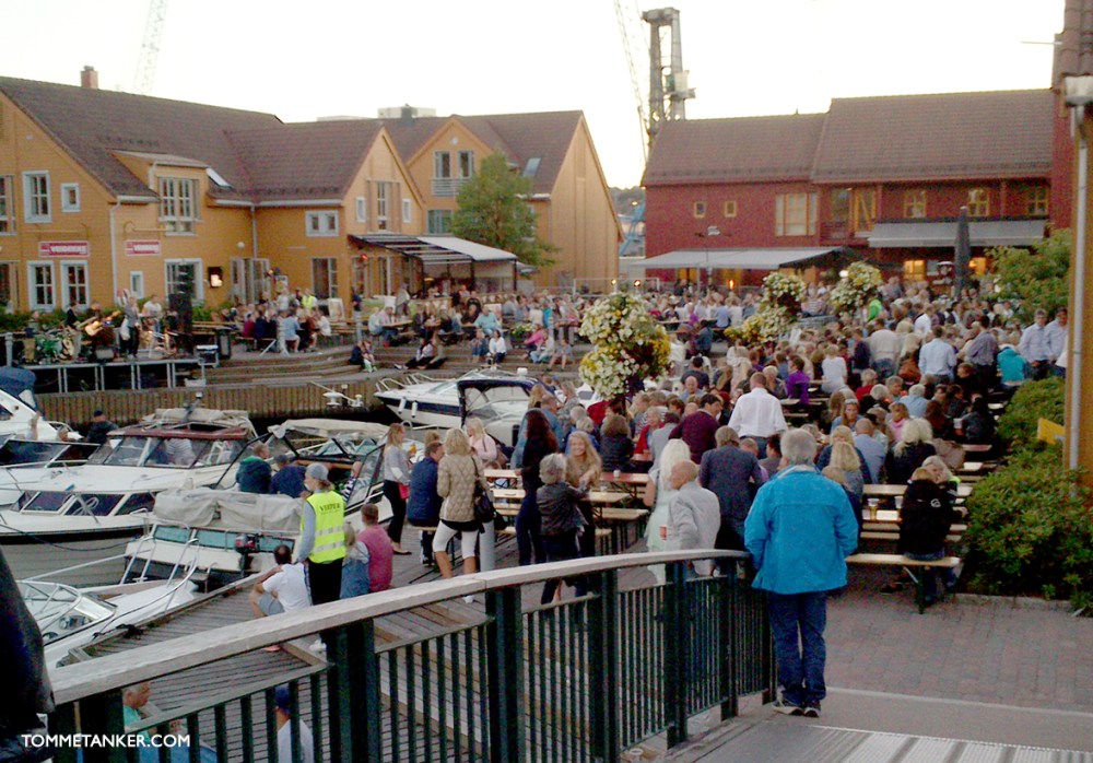 tirsdag på_fiskebrygga_dans_tommtanker