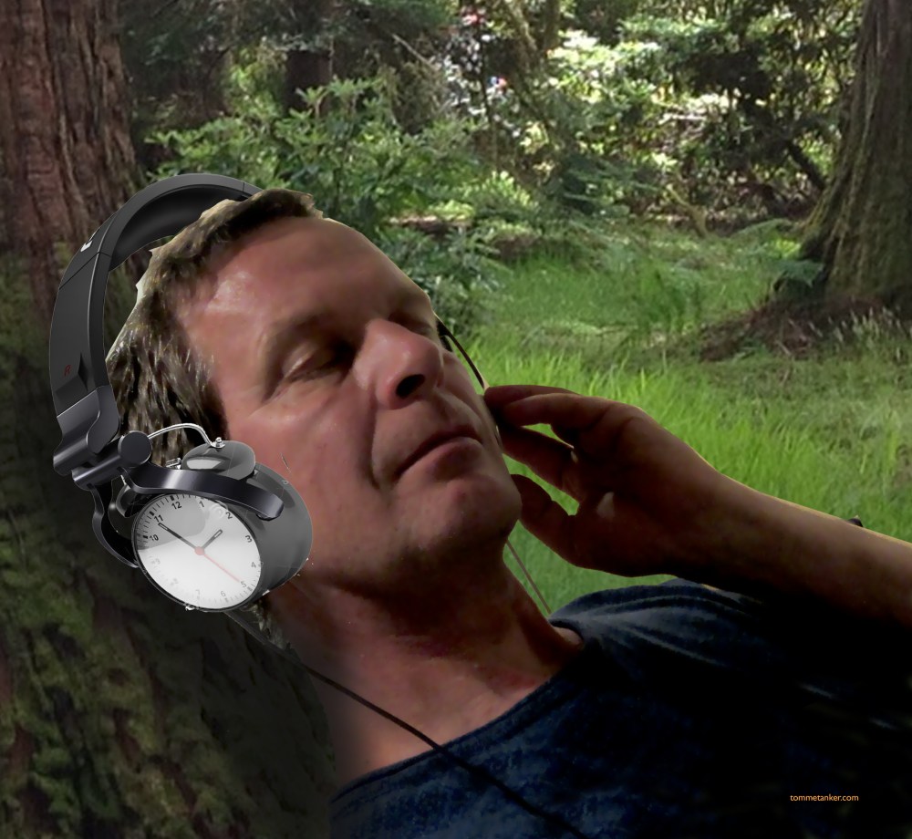 headphones_clock_tommetanker