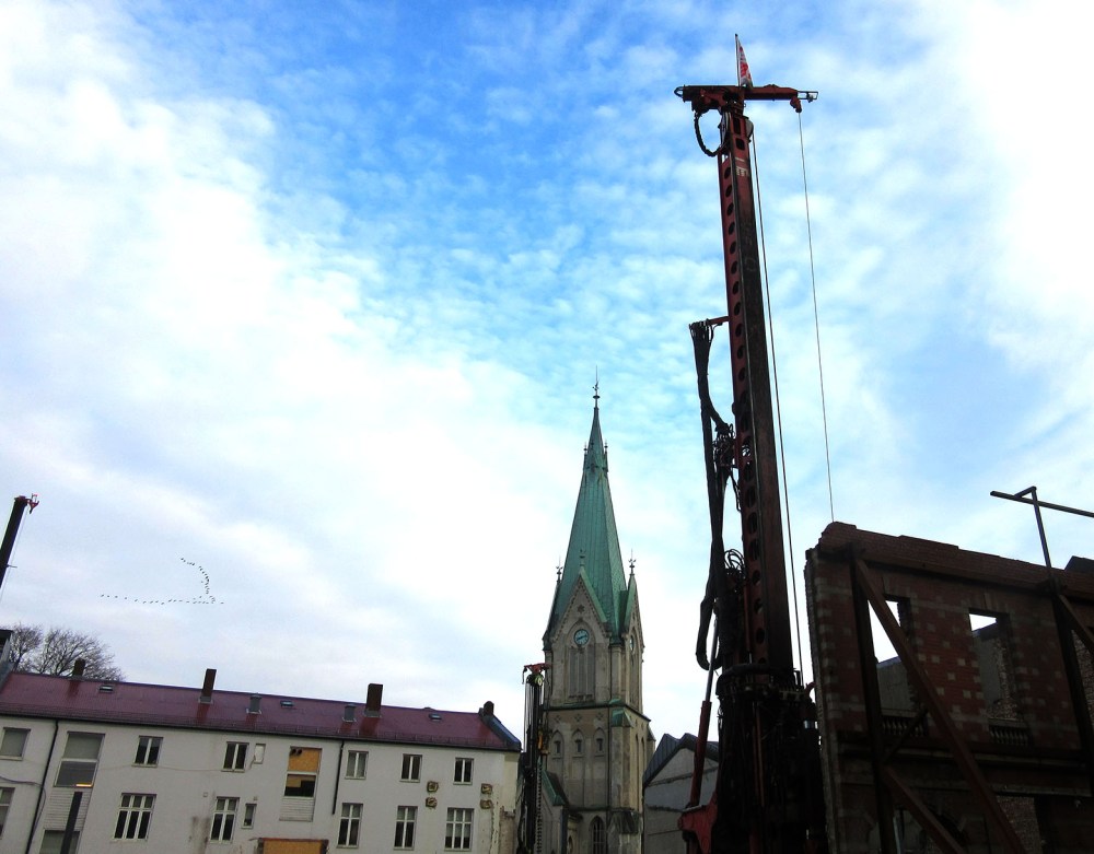 det trekker ved kirka