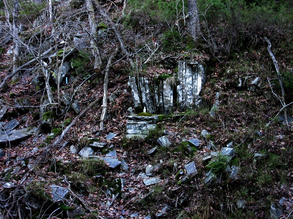 treskenils_minnestein1_tommetanker