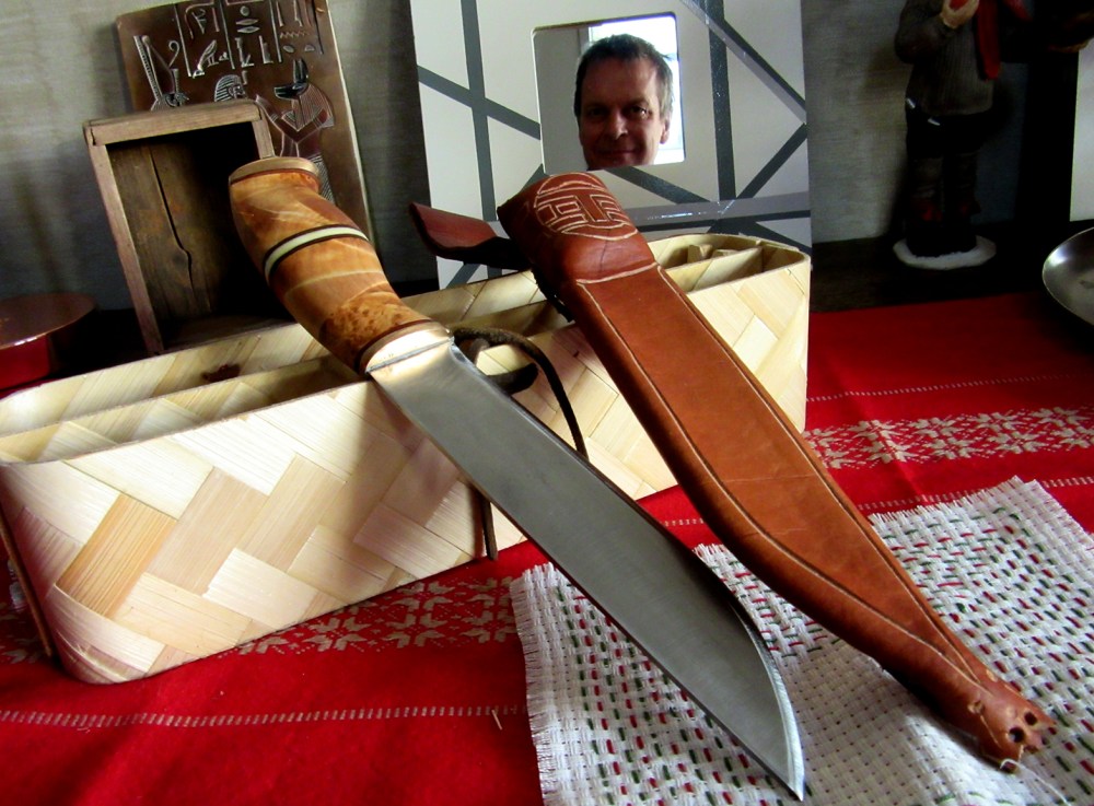 kniven, duken, speilet