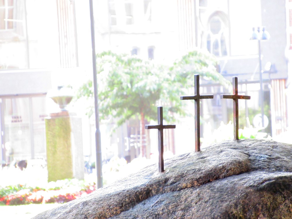 kirke_tre_kors_tommetanker