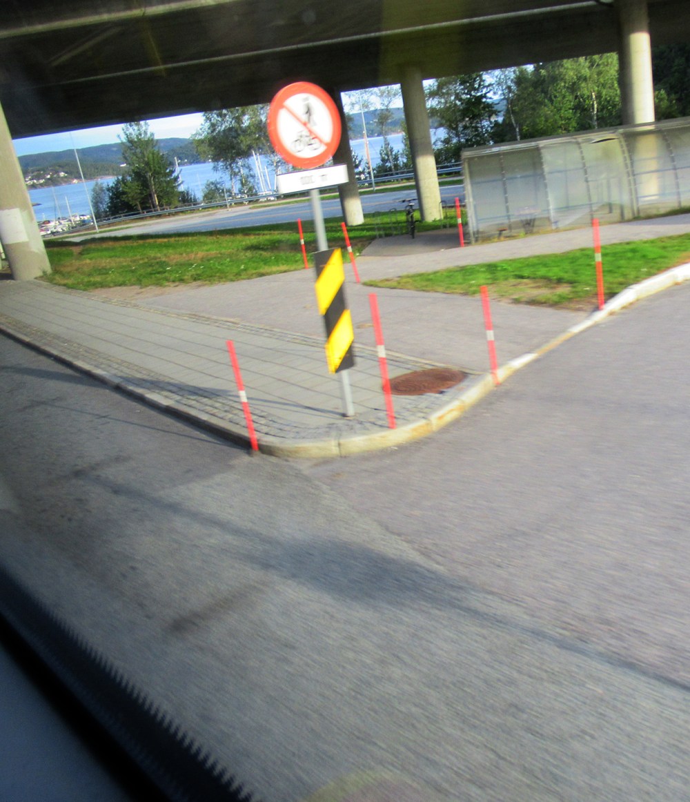 sett_fra_bussen_2_tommetanker